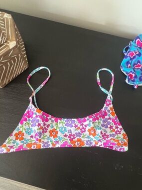 BRIGHT swimwear top